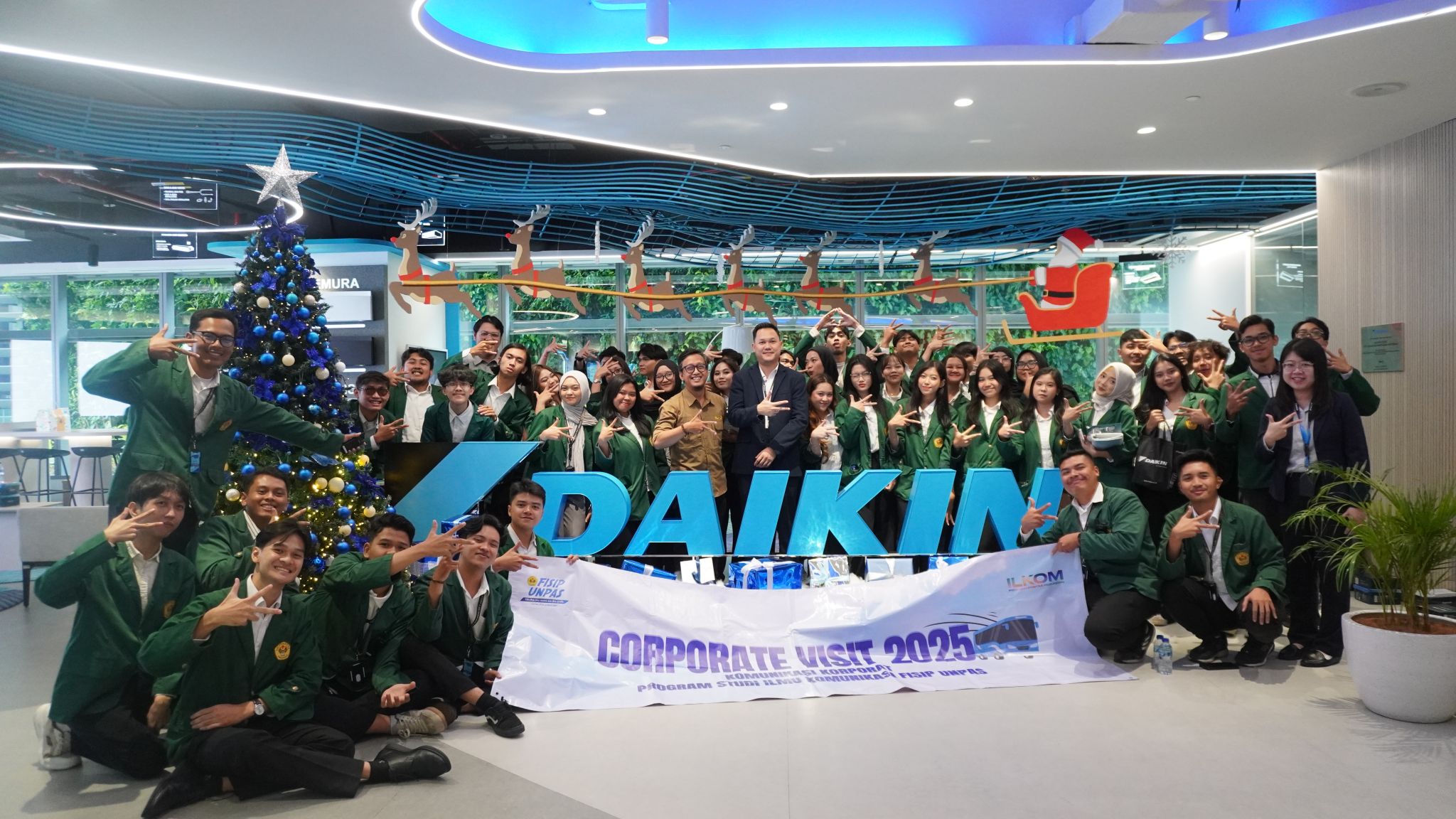 Image of Kunjungan Akademik Universitas Pasundan ke PT DAIKIN AIRCONDITIONING INDONESIA : Eksplorasi Strategi Komunikasi dan Branding Perusahaan